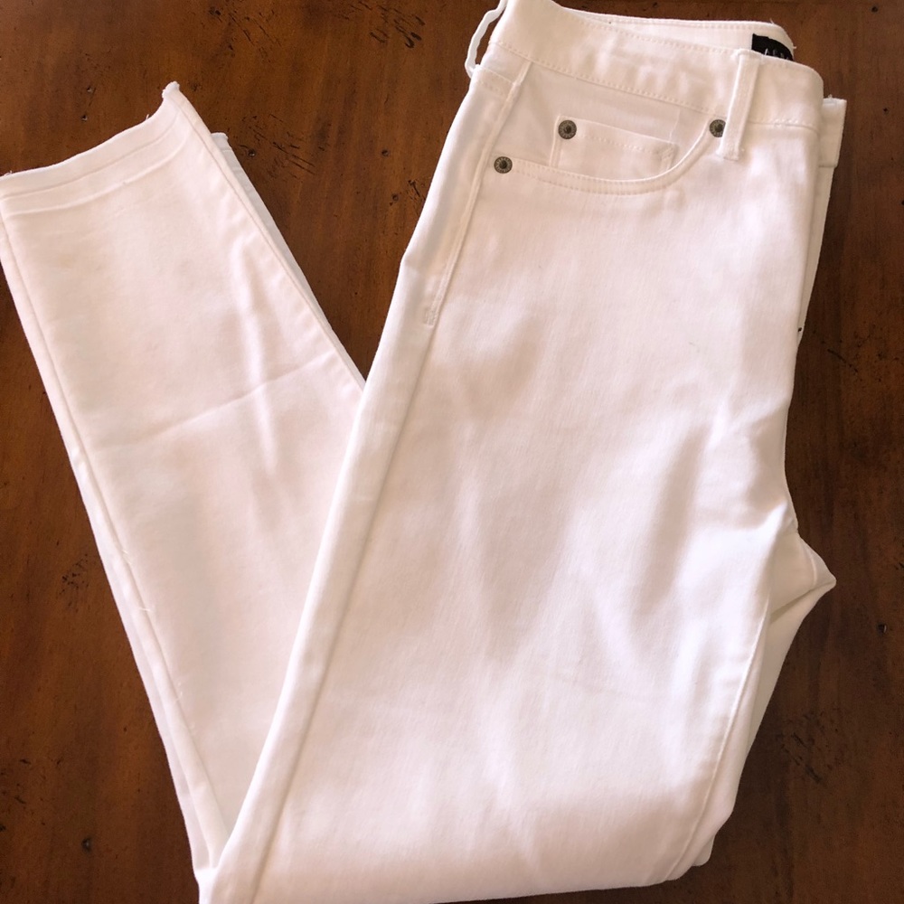 NWT Aeropostale white size2R HWcropped leggings